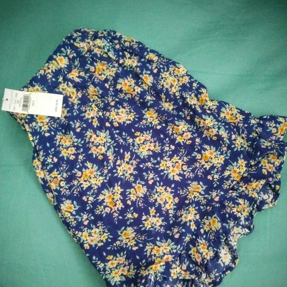 AE Ruffled Floral Shorts - Picture 5 of 6